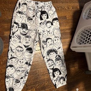Face print pants